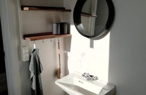 Broager Apartment | Strandlejlighed med havudsigt