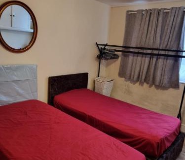 Luton Apartment | Strangers Way