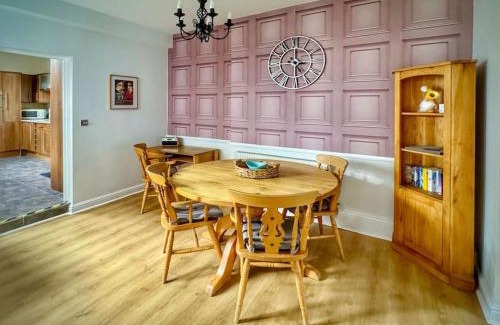 City Centre Apartment | Stratford Centre, Ground Level, Parking nearby