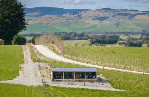 Winton House | Strathvale River Cottage - Winton Holiday Home