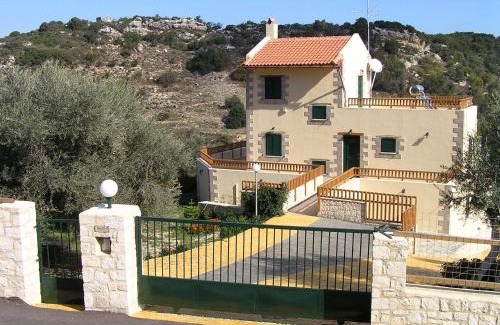 Monopari Villa | Stratos Villas