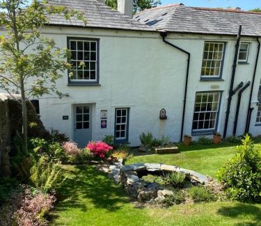 Stratton House | Stratton Gardens