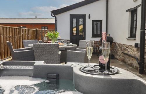 Holsworthy House | Strawberry Bank - Pipistrelle