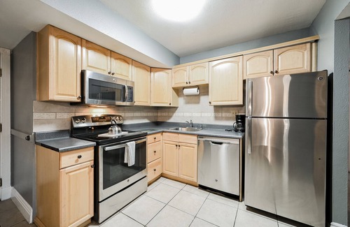 Las Vegas Strip Apartment | StripViewSuites at Jockey Club