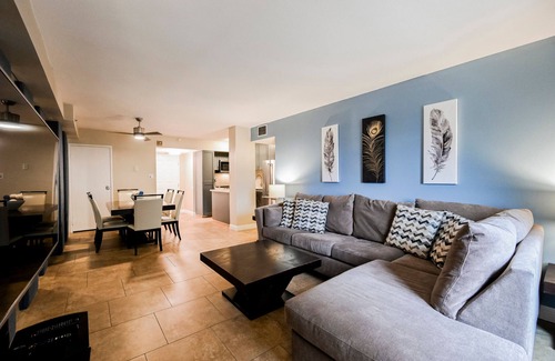 Las Vegas Strip Apartment | StripViewSuites at Jockey Club