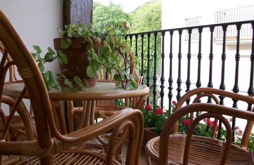 Genevilla House | Stroll through its beautiful landscapes and enjoy tranquility