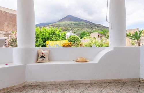 San Vincenzo Hotel | Stromboli Suite Apartment with Terrace Volcano & Sea view