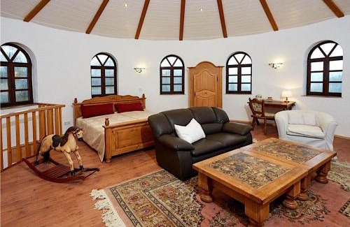Strotzbusch House | Strotzbüsch Forest Hideaway