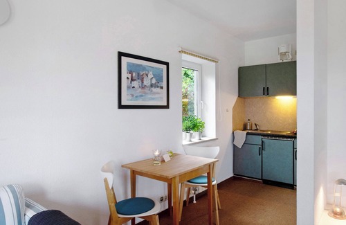 Klein Bollhagen Apartment | Studio Apartment 'Fewo Ostseeblau - Fulgenhaus' with Balcony