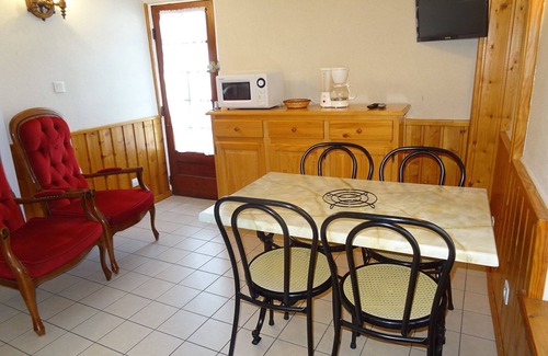 Pont des Oules Apartment | Studio 2 people 33 m2, large south balcony, magnificent mountain view, swimming pool