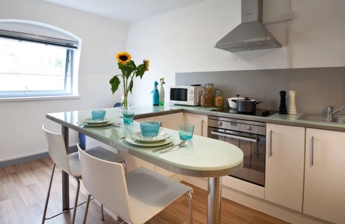 Chaucer Apartment | Student Only OLIB