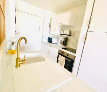 Marigot Apartment | Studi0 coco0n, vue sur la marina