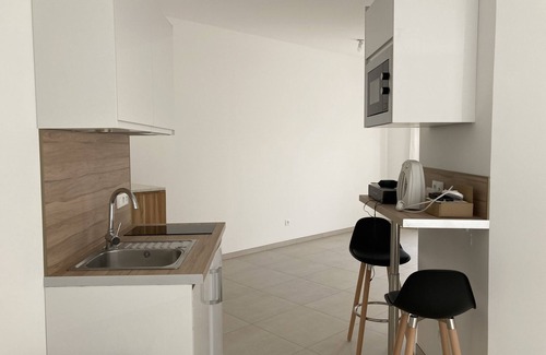 Mantes-la-Jolie Apartment | Studio à Louer Style Loft Cuisine Équipée Salle de Bain Avec Douche