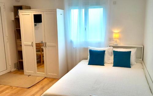 Les Boutareines Apartment | Studio 2 people Half Chemin Paris and Disneyland