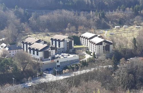 Brides-les-Bains Apartment | Studio 28m² avec balcon, couchages pour 4, Wifi et parking, proche centre-village et thermes - FR-1-512-219