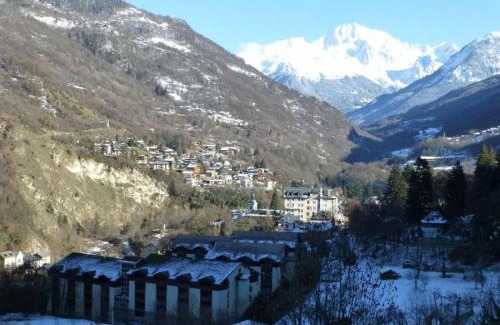 Brides-les-Bains Apartment | Studio 28m² avec balcon, couchages pour 4, Wifi et parking, proche centre-village et thermes - FR-1-512-219