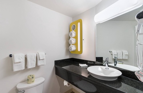 Bruderheim Hotel | Studio 6 Bruderheim, AB