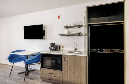 Fort Worth Hotel | Studio 6 Fort Worth, TX -Stockyards East