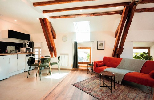 Aix-les-Bains City Center Apartment | Studio 6 in city center with parking