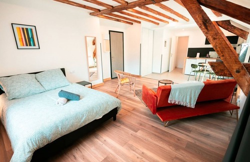 Aix-les-Bains City Center Apartment | Studio 6 in city center with parking