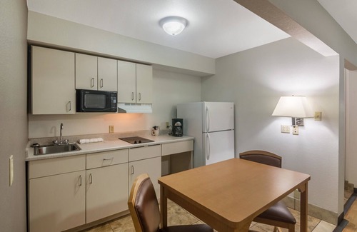 Lubbock Hotel | Studio 6 Lubbock, TX - Medical Center