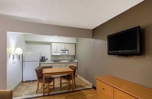 Lubbock Hotel | Studio 6 Lubbock, TX - Medical Center