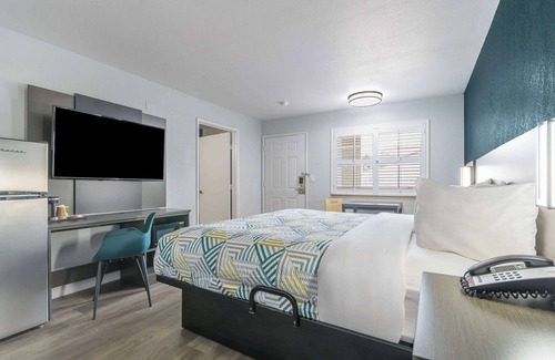 Madera Hotel | Studio 6 Suites Madera, California - Yosemite