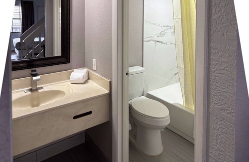 Tallahassee Hotel | Studio 6 Tallahassee, FL – North Monroe