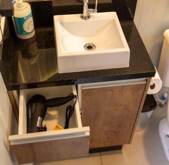 Ahu Apartment | Studio 7 completo com Wifi no 1º Andar Novo