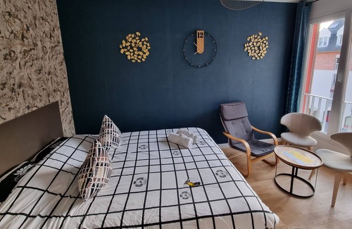 Beauvais Apartment | Studio Alizé Centre-ville/ 650m Gare/ 10 min Aeroport Bus/ The Getaway Beauvais