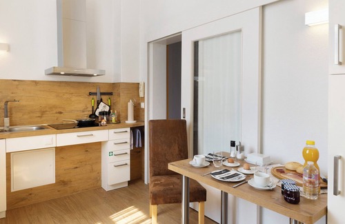 Wiesenburg/Mark Apartment | Studio Apartment 'Cottage Im Fläming' with Private Terrace, Shared Garden and Wi-Fi