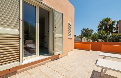 Villa San Pietro Apartment | Studio Apartment 'Villa Erica Appartamento Erica' with Mountain View, Wi-Fi and Air Conditioning