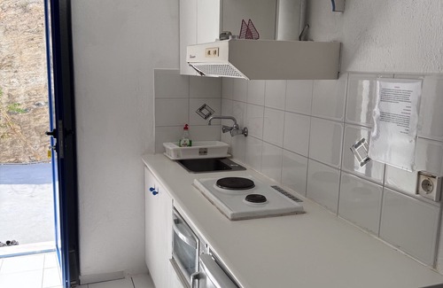 Pisses Apartment | Studio Apartment '3' with Sea View, Wi-Fi and Air Conditioning