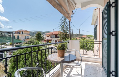 Kalligoni Apartment | Studio Apartment 'Alexandros 2 Guests A' with Mountain View, Wi-Fi and Air Conditioning