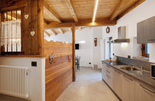 Sarre Apartment | Studio Apartment 'Appartamento 2' with Mountain View, Balcony and Wi-Fi