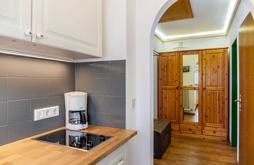 Untergrainau Apartment | Studio Apartment 'Aschaubichl - Wohnung Bergaurikel' with Mountain View, Balcony and Wi-Fi