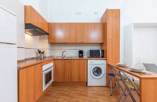 San Felipe Neri Apartment | Studio Apartment “Centro Histórico” in Centre of Málaga with Wi-Fi & Balcony