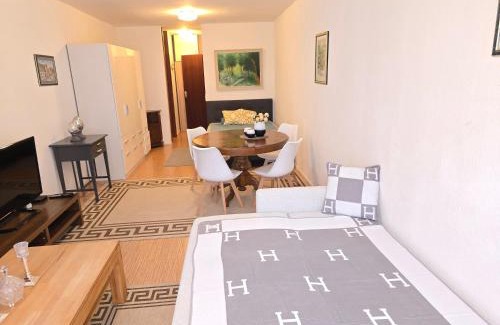 Feuerbacher Tal Apartment | Studio Apartment