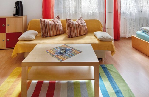 Horben Apartment | Studio Apartment 'Ferienwohnung Zur Schauinslandbahn' with Mountain View, Private Terrace and Wi-Fi