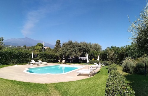 Santa Tecla Apartment | Studio apartment in residence, sea view, swimming pool, parking, wi-fi