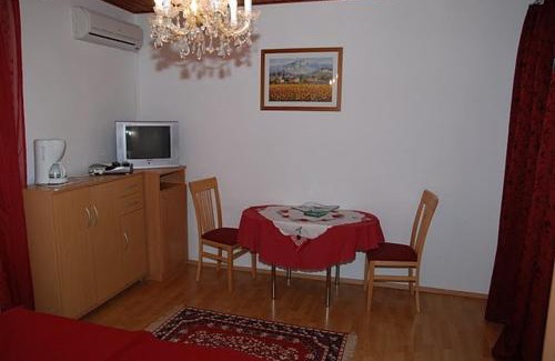 Savudrija Apartment | Studio apartment in Savudrija with Terrace, Air condition, WIFI, Washing machine (123-8)