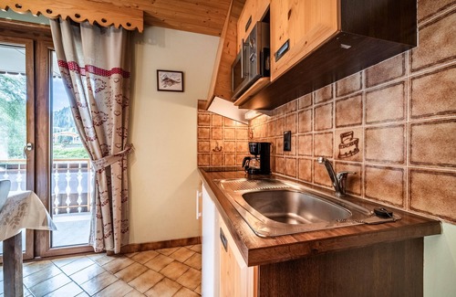 Chatel Apartment | Studio Apartment 'La Flèchette - 2 Pers' with Mountain View, Balcony and Wi-Fi