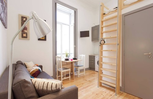 Mouraria Apartment | Studio Apartment Located Central Lisbon