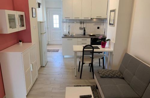 Pjescana Uvala Apartment | Studio apartment Martina -80m from the sea-