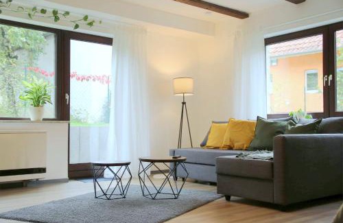 Offenburg Apartment | Studio-Apartment mit Garten, Parkplatz & Küche