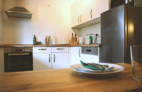 Offenburg Apartment | Studio-Apartment mit Garten, Parkplatz & Küche
