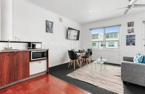 Auckland Central Business District Apartment | Studio Apartment on Princes Wharf