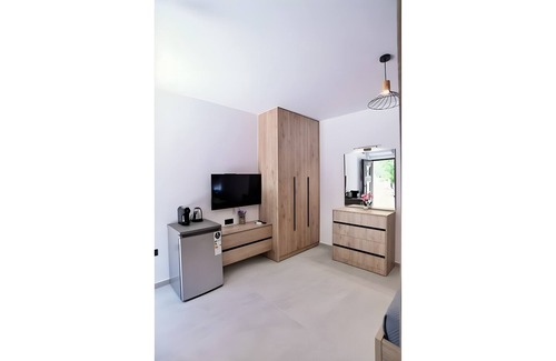 Vlicho Apartment | Studio Apartment 'Sokol Stone House 2' with Mountain View, Wi-Fi and Air Conditioning