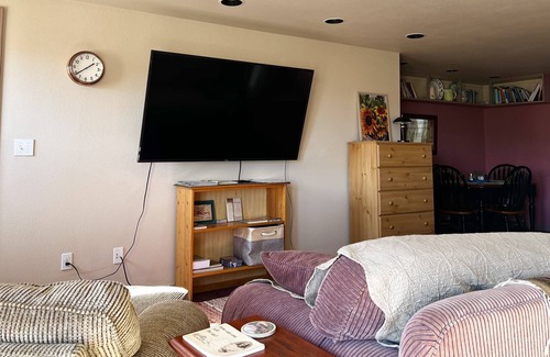 Hot Springs Apartment | Studio apartment stunning views near hot springs!
