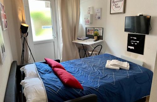 Vallieres Apartment | STUDIO Av MARX DORMOY CLERMONT CENTRE B